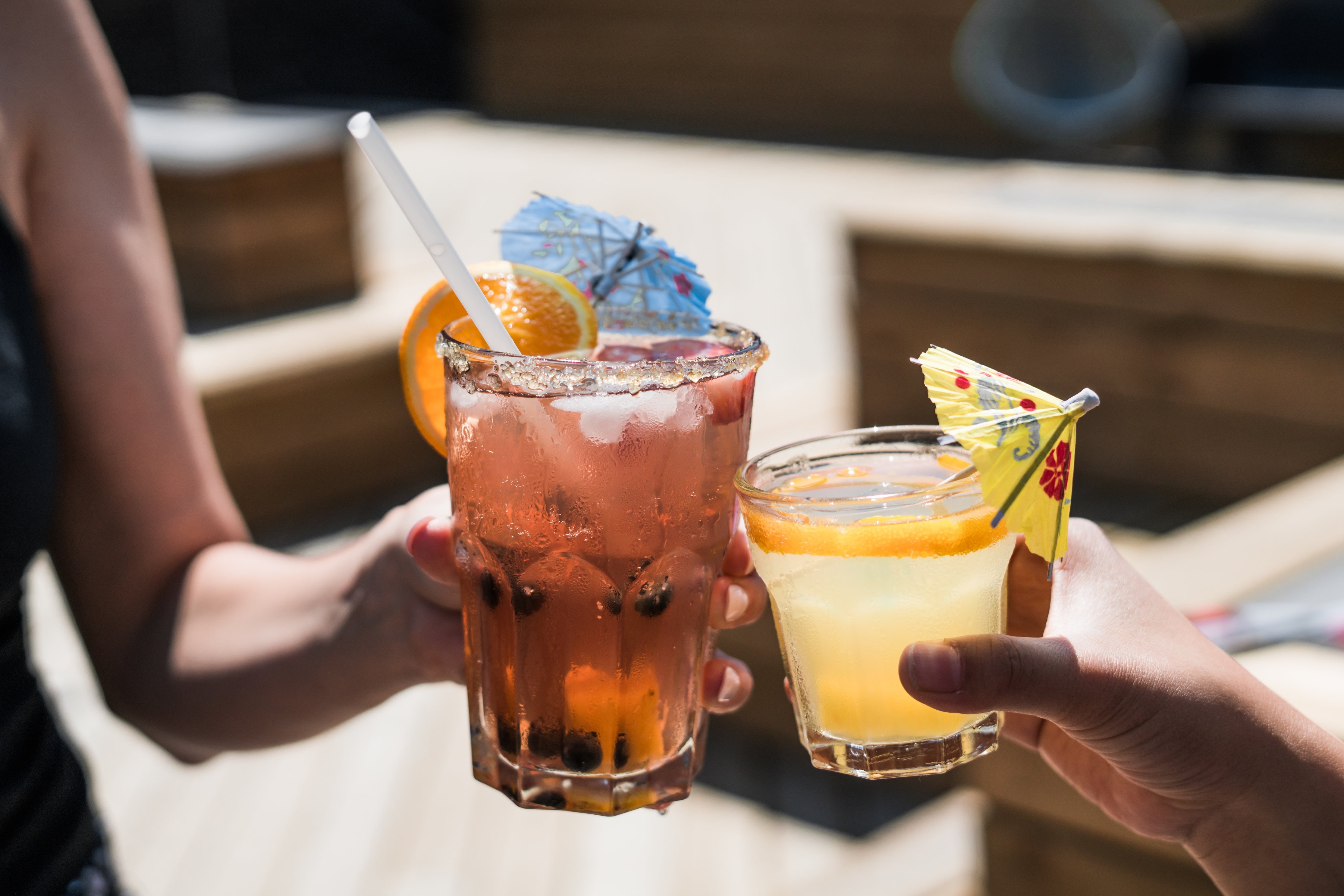 alcohol-alcoholic-bar-beverage-545058